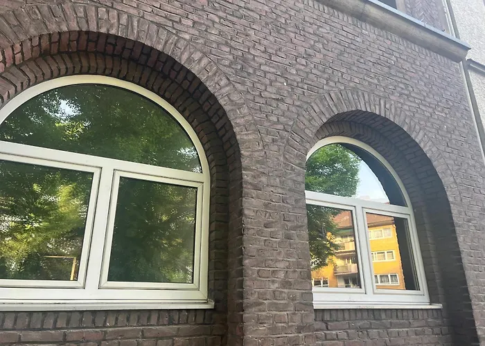 Casa Luna 6 Min Hbf , Erdgeschosswohnung ,Altbau