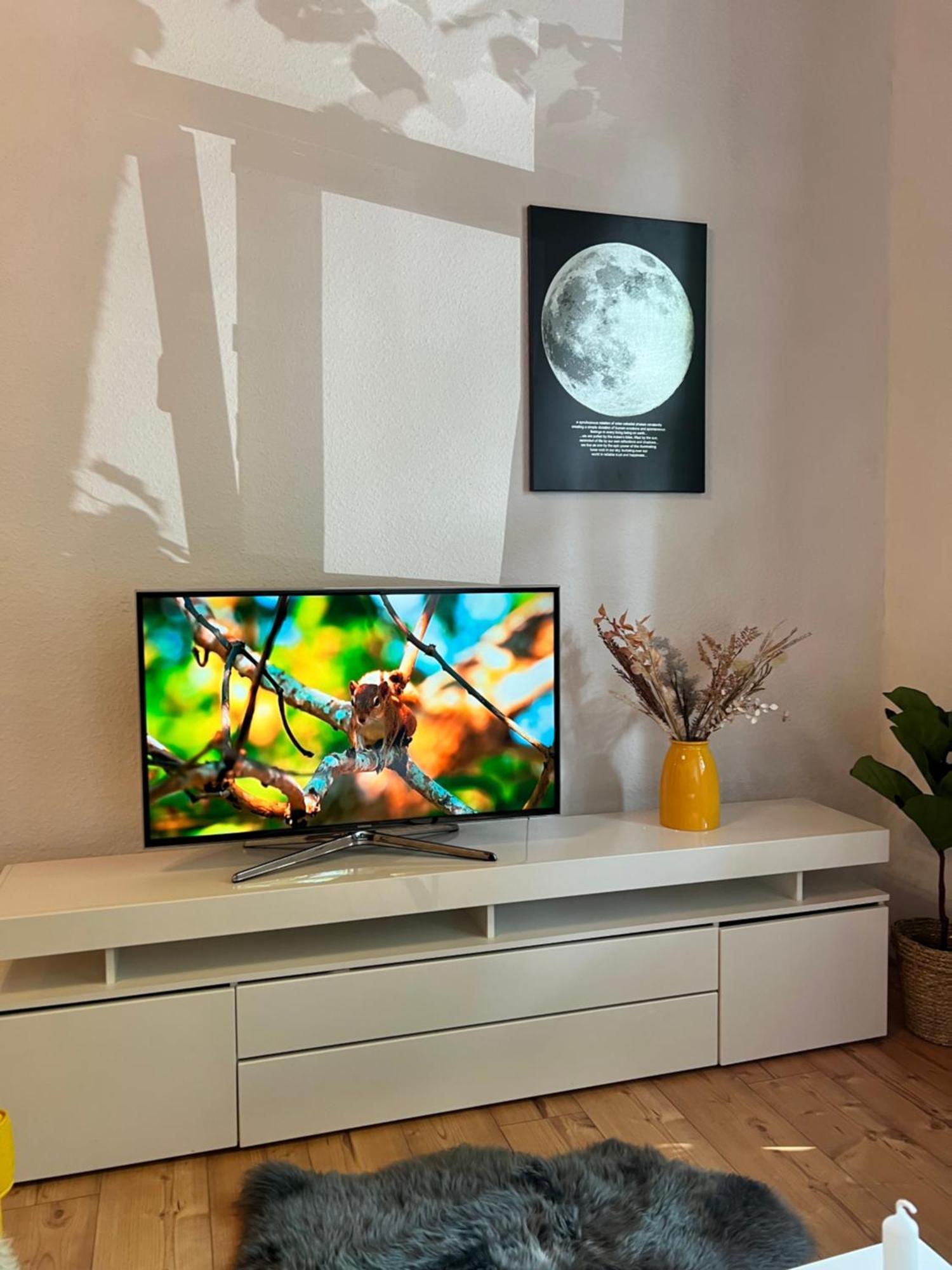 Casa Luna 6 Min Hbf , Erdgeschosswohnung ,altbau Apartment *