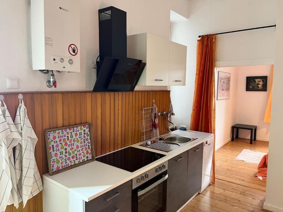 Casa Luna 6 Min Hbf , Erdgeschosswohnung ,altbau *