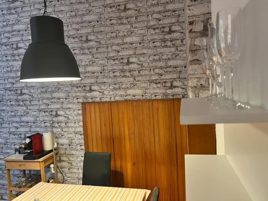 Casa Luna 6 Min Hbf , Erdgeschosswohnung ,altbau Apartment Duisburg