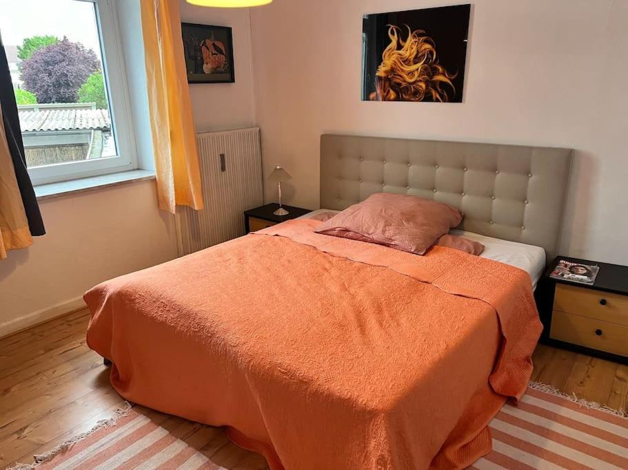 Casa Luna 6 Min Hbf , Erdgeschosswohnung ,altbau Apartment Duisburg